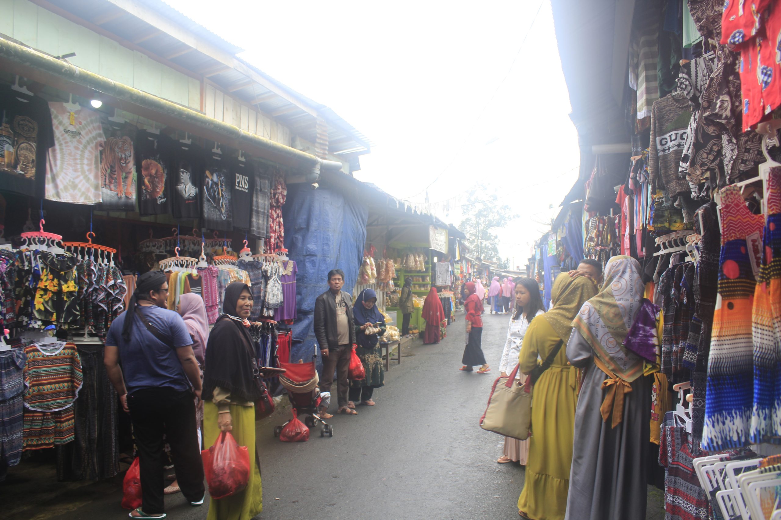 Pasar Tradisional di Guci