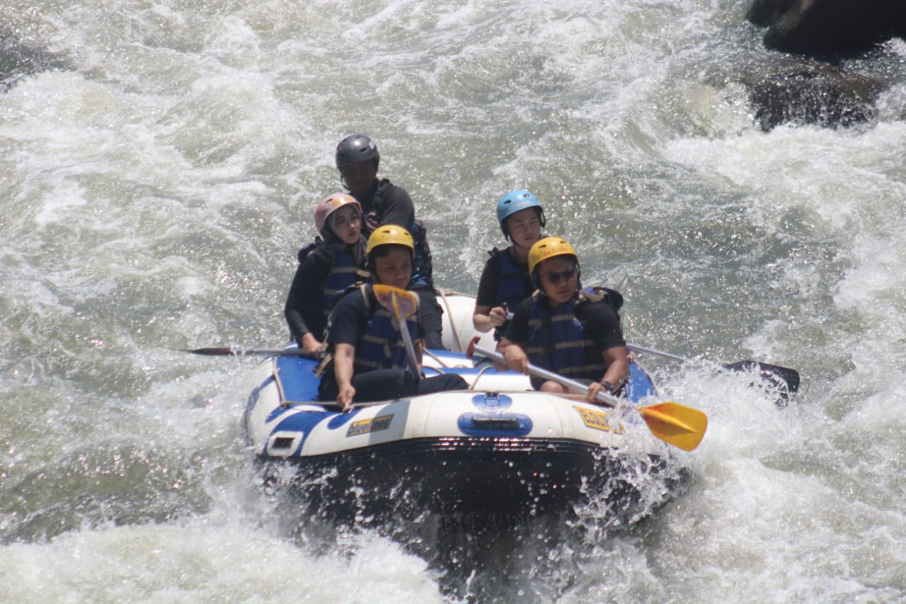 Rafting Sungai Elo