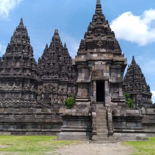 Jelajahi Kearifan Lokal dan Keajaiban Candi: Paket Study Tour Yogyakarta