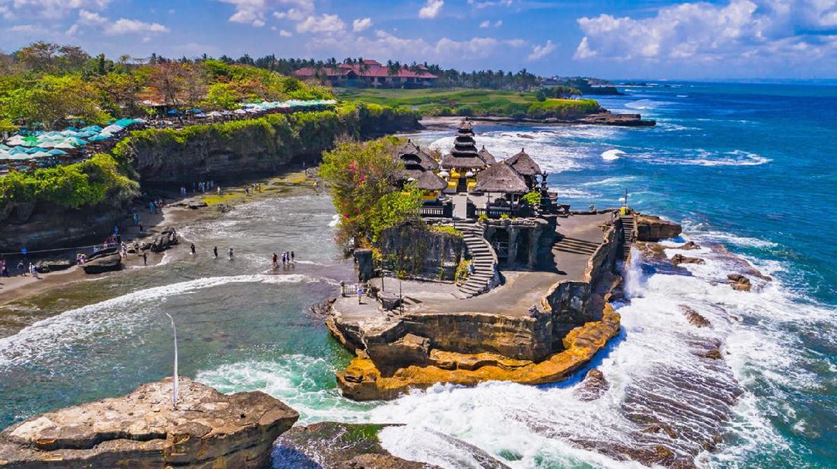 Paket Wisata 1 hari di Tanah Lot (Bali)