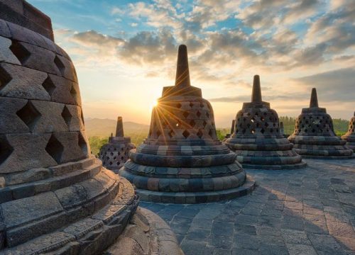Paket Wisata Candi Borobudur Yogyakarta selama 1 hari