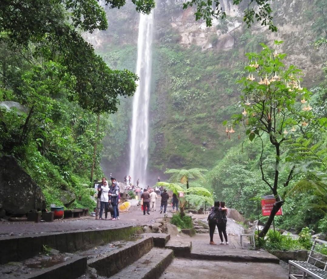 Paket Wisata ke Air Terjun Coban Rondo selama 1 hari (Malang)