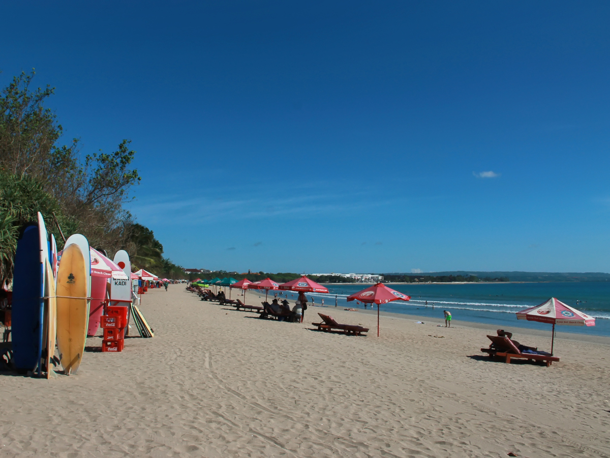 Paket Wisata 1 hari di Pantai Kuta (Bali)